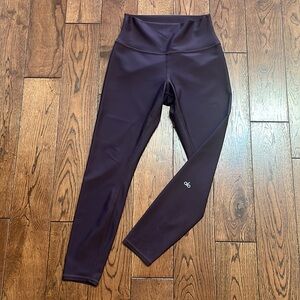 Alo Yoga leggings size medium - like new! Plum coloured